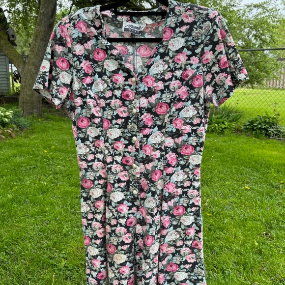 vintage floral romper scalloped neck pearl button size 8 summer playsuit - Picture 9 of 16